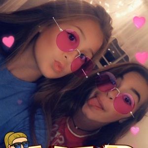 Meet your Posher, Caroline